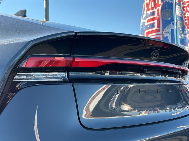 プリウス Ｚ　ドライブレコーダー　ＥＴＣ　クリアランスソナー　レーンアシスト　オートクルーズコントロール　パークアシスト　衝突被害軽減システム　全周囲カメラ　ナビ　ＴＶ　アルミホイール　オートマチックハイビーム（22枚目）
