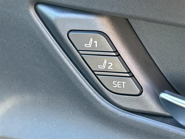 プリウス Ｚ　ドライブレコーダー　ＥＴＣ　クリアランスソナー　レーンアシスト　オートクルーズコントロール　パークアシスト　衝突被害軽減システム　全周囲カメラ　ナビ　ＴＶ　アルミホイール　オートマチックハイビーム（39枚目）