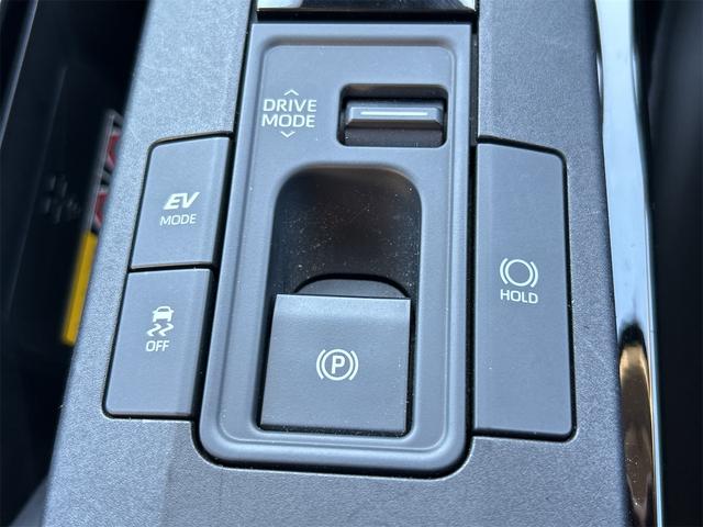 プリウス Ｚ　ドライブレコーダー　ＥＴＣ　クリアランスソナー　レーンアシスト　オートクルーズコントロール　パークアシスト　衝突被害軽減システム　全周囲カメラ　ナビ　ＴＶ　アルミホイール　オートマチックハイビーム（45枚目）