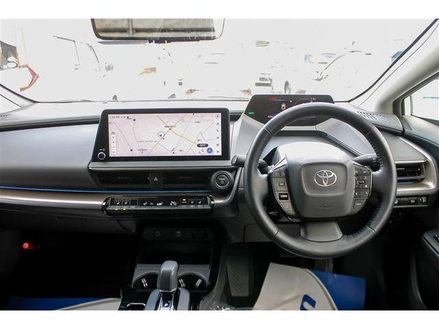 プリウス Ｚ　リアカメラ　プリクラッシュ　本革　ＬＥＤランプ　アルミホイール　ＡＣ　運転席エアバッグ　パワーウインドウ　ＡＢＳ　パワステ　助手席エアバッグ（7枚目）