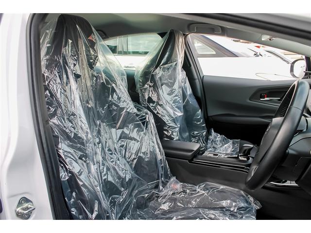 プリウス Ｚ　リアカメラ　プリクラッシュ　本革　ＬＥＤランプ　アルミホイール　ＡＣ　運転席エアバッグ　パワーウインドウ　ＡＢＳ　パワステ　助手席エアバッグ（18枚目）