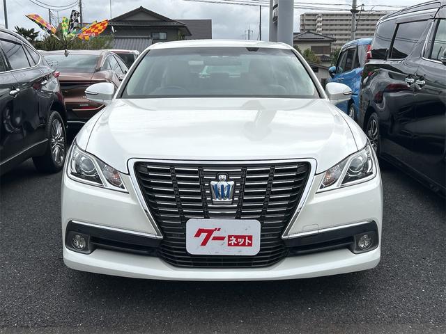 クラウンハイブリッド ロイヤルサルーン　ＥＴＣ　オートクルーズコントロール　バックカメラ　ナビ　ＴＶ　アルミホイール　オートライト　ＨＩＤ　ＣＶＴ　シートヒーター　スマートキー　アイドリングストップ　電動格納ミラー　盗難防止システム（13枚目）