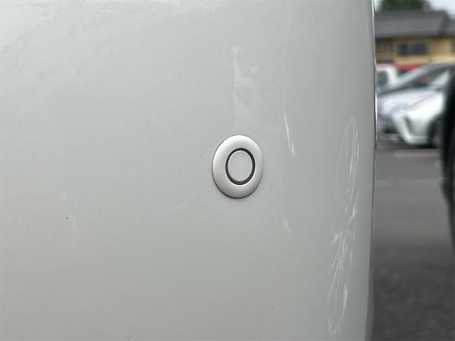 クラウンハイブリッド ロイヤルサルーン　ＥＴＣ　オートクルーズコントロール　バックカメラ　ナビ　ＴＶ　アルミホイール　オートライト　ＨＩＤ　ＣＶＴ　シートヒーター　スマートキー　アイドリングストップ　電動格納ミラー　盗難防止システム（24枚目）