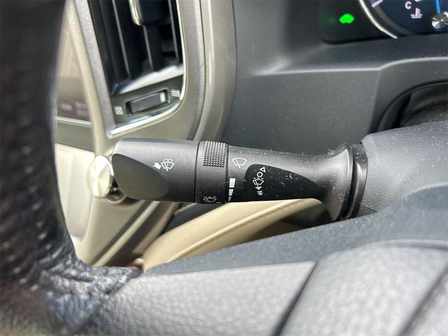 クラウンハイブリッド ロイヤルサルーン　ＥＴＣ　オートクルーズコントロール　バックカメラ　ナビ　ＴＶ　アルミホイール　オートライト　ＨＩＤ　ＣＶＴ　シートヒーター　スマートキー　アイドリングストップ　電動格納ミラー　盗難防止システム（46枚目）