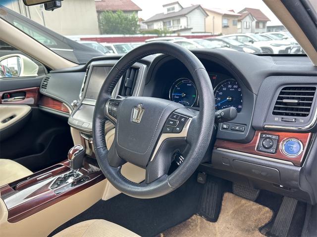 クラウンハイブリッド ロイヤルサルーン　ＥＴＣ　オートクルーズコントロール　バックカメラ　ナビ　ＴＶ　アルミホイール　オートライト　ＨＩＤ　ＣＶＴ　シートヒーター　スマートキー　アイドリングストップ　電動格納ミラー　盗難防止システム（50枚目）