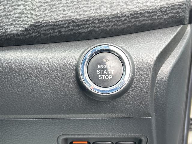 プッシュエンジンスタートシステム、エンジン始動・停止をワンタッチで行うことができます。