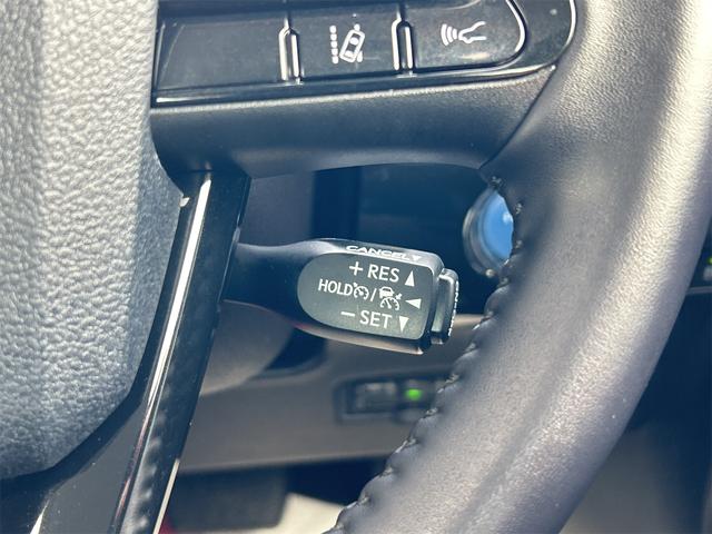 プリウス Sツーリングセレクション ETC クリアランスソナー レーンアシスト オートクルーズコントロール 衝突被害軽減システム バックカメラ ナビ TV アルミホイール オートマチックハイビーム オートライト LEDヘッドランプ(8枚目)