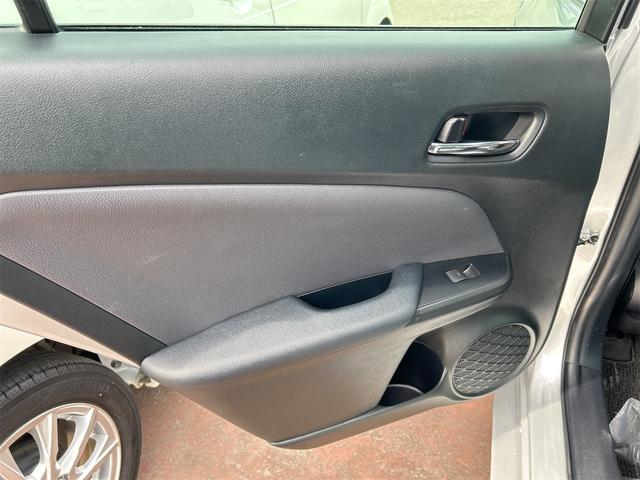 プリウス Sツーリングセレクション ETC クリアランスソナー レーンアシスト オートクルーズコントロール 衝突被害軽減システム バックカメラ ナビ TV アルミホイール オートマチックハイビーム オートライト LEDヘッドランプ(30枚目)