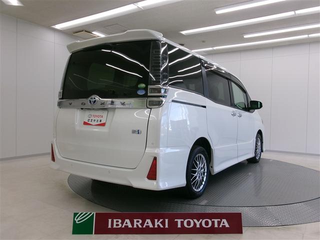 ヴォクシー ハイブリッドＺＳ　煌ＩＩ　電動両側スライドドア　ドライブレコーダ　パワーステアリング　ＤＶＤ再生可　リアクーラー　スマキー　地デジＴＶ　ＡＵＸ　横滑防止　Ｗエアバック　ＡＡＣ　ＬＥＤランプ　エアバッグ　ナビＴＶ　盗難防止装置（3枚目）