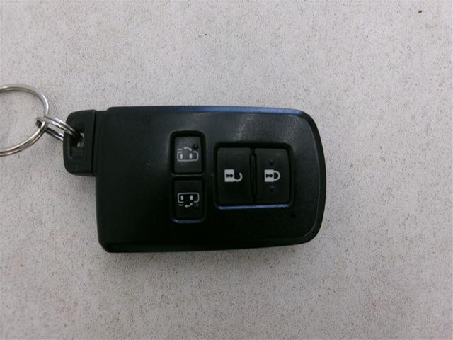 ヴォクシー ハイブリッドＺＳ　煌ＩＩ　電動両側スライドドア　ドライブレコーダ　パワーステアリング　ＤＶＤ再生可　リアクーラー　スマキー　地デジＴＶ　ＡＵＸ　横滑防止　Ｗエアバック　ＡＡＣ　ＬＥＤランプ　エアバッグ　ナビＴＶ　盗難防止装置（14枚目）