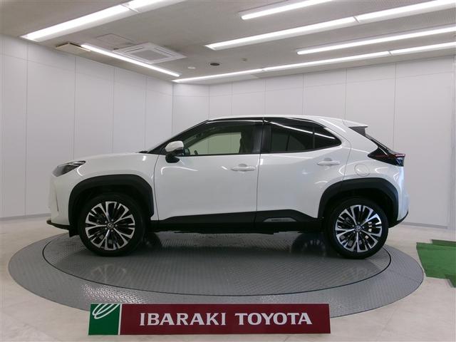 ヤリスクロス ハイブリッドZ ドライブレコーダ インテリジェントキー アルミホイル LEDライト リアカメラ クルーズコントロール 横滑り防止システム TV 電動シ-ト パワステ オートエアコン キーフリー イモビライザ ABS(2枚目)