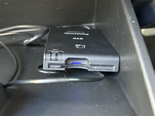 ワゴンＲ ＦＸリミテッド　ＥＴＣ　オートライト　ＨＩＤ　スマートキー　アイドリングストップ　電動格納ミラー　ＣＶＴ　盗難防止システム　ＡＢＳ　ＣＤ　アルミホイール　衝突安全ボディ　エアコン（4枚目）