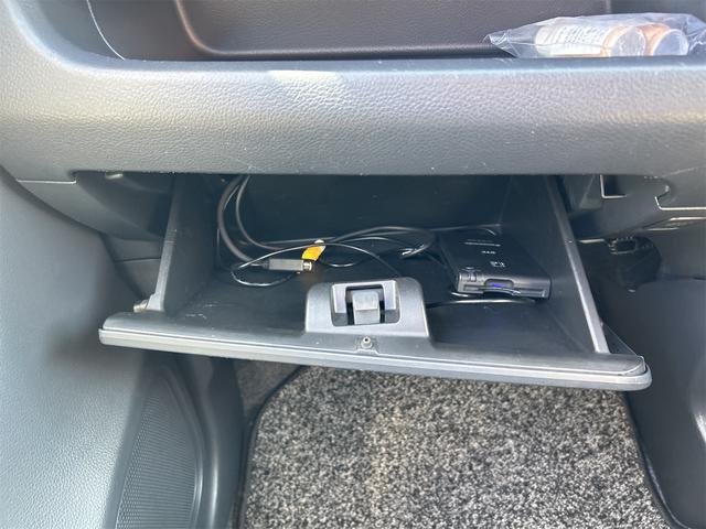 ワゴンＲ ＦＸリミテッド　ＥＴＣ　オートライト　ＨＩＤ　スマートキー　アイドリングストップ　電動格納ミラー　ＣＶＴ　盗難防止システム　ＡＢＳ　ＣＤ　アルミホイール　衝突安全ボディ　エアコン（9枚目）