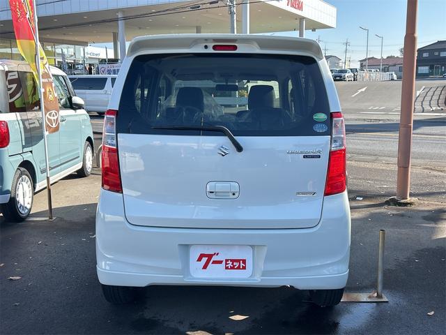 ワゴンＲ ＦＸリミテッド　ＥＴＣ　オートライト　ＨＩＤ　スマートキー　アイドリングストップ　電動格納ミラー　ＣＶＴ　盗難防止システム　ＡＢＳ　ＣＤ　アルミホイール　衝突安全ボディ　エアコン（16枚目）