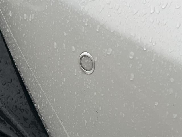 アクア Ｓ　バックカメラ　ナビ　ＴＶ　レーンアシスト　オートマチックハイビーム　オートライト　スマートキー　電動格納ミラー　ＣＶＴ　盗難防止システム　衝突安全ボディ　ＡＢＳ　ＥＳＣ　ＣＤ（16枚目）