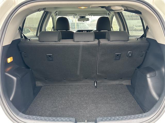 アクア Ｓ　バックカメラ　ナビ　ＴＶ　レーンアシスト　オートマチックハイビーム　オートライト　スマートキー　電動格納ミラー　ＣＶＴ　盗難防止システム　衝突安全ボディ　ＡＢＳ　ＥＳＣ　ＣＤ（28枚目）