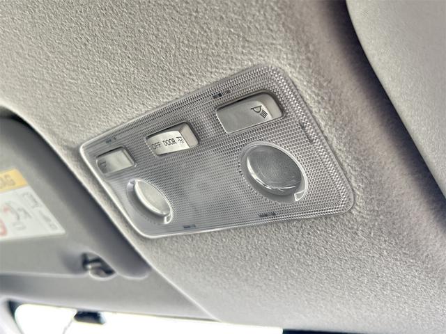 アクア Ｓ　バックカメラ　ナビ　ＴＶ　レーンアシスト　オートマチックハイビーム　オートライト　スマートキー　電動格納ミラー　ＣＶＴ　盗難防止システム　衝突安全ボディ　ＡＢＳ　ＥＳＣ　ＣＤ（45枚目）