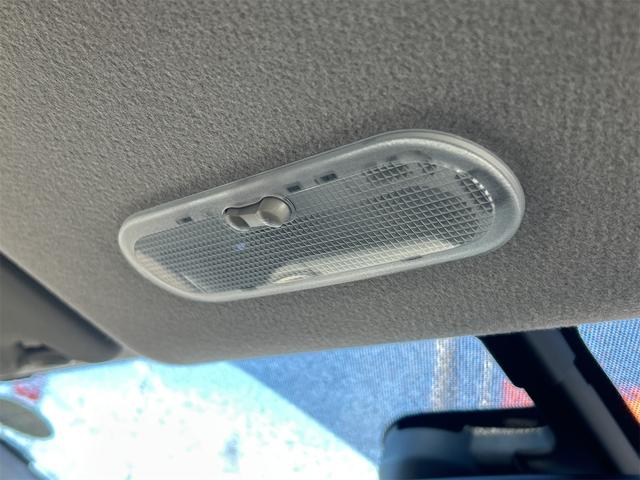 ノート Ｘ　ＤＩＧ－Ｓ　Ｖセレクション＋セーフティ　全周囲カメラ　ナビ　ＴＶ　レーンアシスト　衝突被害軽減システム　オートライト　スマートキー　アイドリングストップ　電動格納ミラー　ＣＶＴ　盗難防止システム　衝突安全ボディ　ＡＢＳ（47枚目）