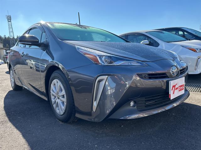 プリウス ＳセーフティプラスＩＩ　ドライブレコーダー　ＥＴＣ　レーンアシスト　オートクルーズコントロール　衝突被害軽減システム　バックカメラ　ナビ　ＴＶ　アルミホイール　オートマチックハイビーム　オートライト（12枚目）