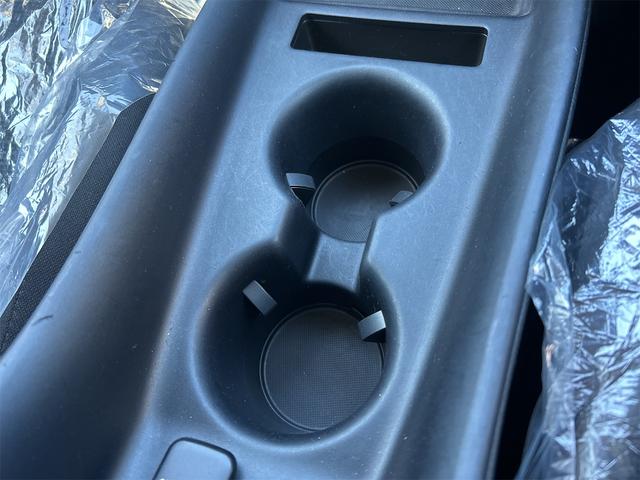 プリウス ＳセーフティプラスＩＩ　ドライブレコーダー　ＥＴＣ　レーンアシスト　オートクルーズコントロール　衝突被害軽減システム　バックカメラ　ナビ　ＴＶ　アルミホイール　オートマチックハイビーム　オートライト（40枚目）