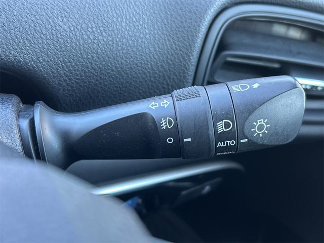 プリウス ＳセーフティプラスＩＩ　ドライブレコーダー　ＥＴＣ　レーンアシスト　オートクルーズコントロール　衝突被害軽減システム　バックカメラ　ナビ　ＴＶ　アルミホイール　オートマチックハイビーム　オートライト（46枚目）