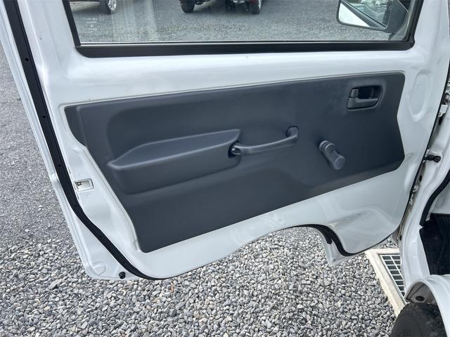 キャリイトラック KCエアコン・パワステ 4WD 軽トラック MT ABS エアコン パワーステアリング 運転席エアバッグ(22枚目)