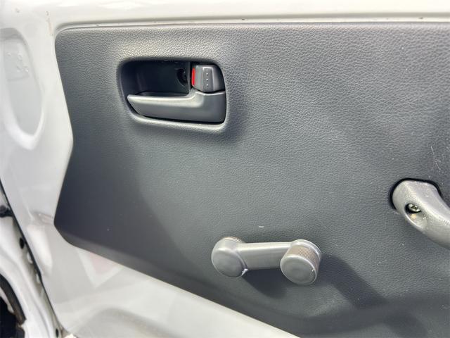 キャリイトラック KCエアコン・パワステ 4WD 軽トラック MT ABS エアコン パワーステアリング 運転席エアバッグ(31枚目)