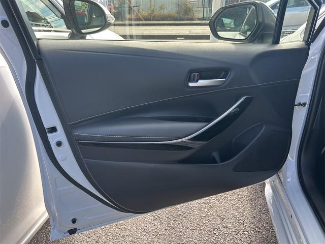 カローラ ハイブリッド　ダブルバイビー　ドライブレコーダー　バックカメラ　ナビ　クリアランスソナー　オートクルーズコントロール　レーンアシスト　衝突被害軽減システム　オートマチックハイビーム　オートライト　ＬＥＤヘッドランプ（34枚目）