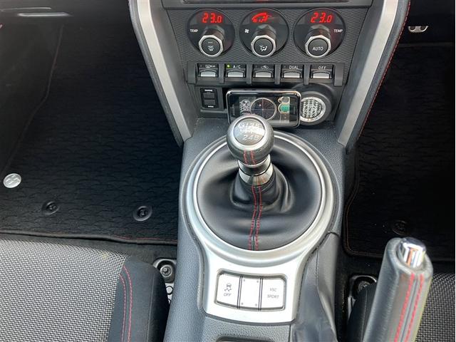 86 GT ドライブレコーダー ETC バックカメラ ナビ MT オートライト HID スマートキー 電動格納ミラー アルミホイール 盗難防止システム 衝突安全ボディ ABS CD DVD再生 エアコン(13枚目)