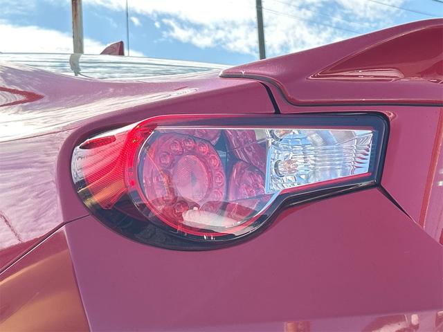 86 GT ドライブレコーダー ETC バックカメラ ナビ MT オートライト HID スマートキー 電動格納ミラー アルミホイール 盗難防止システム 衝突安全ボディ ABS CD DVD再生 エアコン(27枚目)