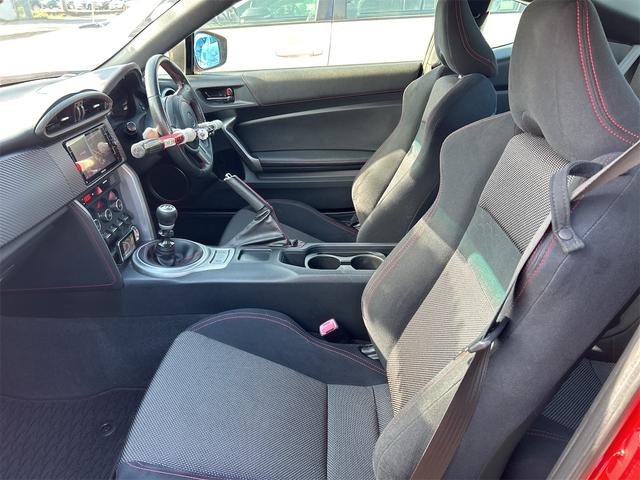 86 GT ドライブレコーダー ETC バックカメラ ナビ MT オートライト HID スマートキー 電動格納ミラー アルミホイール 盗難防止システム 衝突安全ボディ ABS CD DVD再生 エアコン(33枚目)