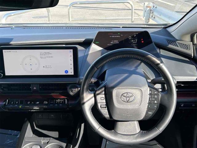 プリウス Ｚ　ドライブレコーダー　全周囲カメラ　ＴＶ　クリアランスソナー　オートクルーズコントロール　レーンアシスト　パークアシスト　衝突被害軽減システム　アルミホイール　オートマチックハイビーム　オートライト（3枚目）