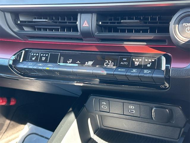 プリウス Ｚ　ドライブレコーダー　全周囲カメラ　ＴＶ　クリアランスソナー　オートクルーズコントロール　レーンアシスト　パークアシスト　衝突被害軽減システム　アルミホイール　オートマチックハイビーム　オートライト（5枚目）