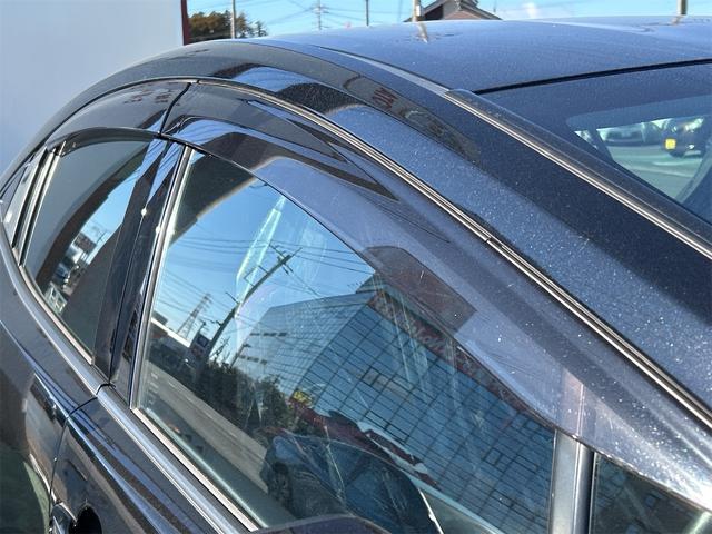 プリウス Ｚ　ドライブレコーダー　全周囲カメラ　ＴＶ　クリアランスソナー　オートクルーズコントロール　レーンアシスト　パークアシスト　衝突被害軽減システム　アルミホイール　オートマチックハイビーム　オートライト（32枚目）