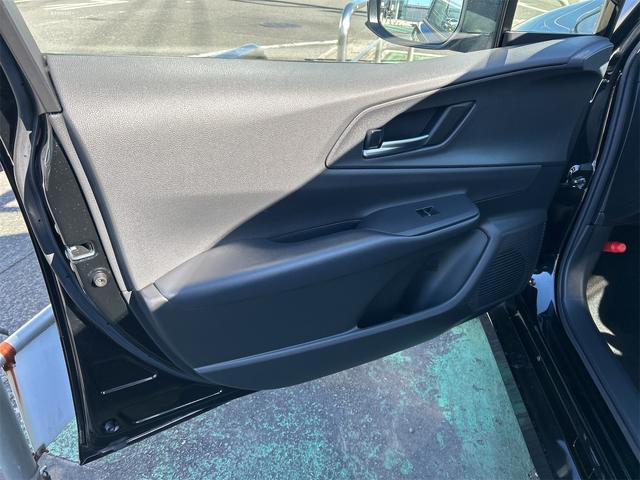 プリウス Ｚ　ドライブレコーダー　全周囲カメラ　ＴＶ　クリアランスソナー　オートクルーズコントロール　レーンアシスト　パークアシスト　衝突被害軽減システム　アルミホイール　オートマチックハイビーム　オートライト（43枚目）