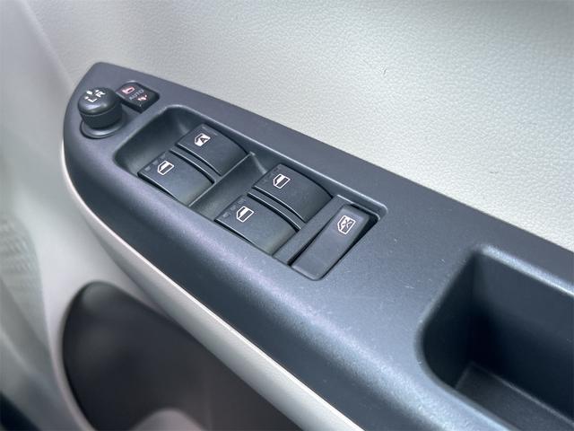 パッソ Ｘ　Ｌパッケージ　ドライブレコーダー　バックカメラ　ＴＶ　スマートキー　アイドリングストップ　電動格納ミラー　ＣＶＴ　盗難防止システム　衝突安全ボディ　ベンチシート　ＡＢＳ　ＥＳＣ　ＣＤ　ＤＶＤ再生（11枚目）