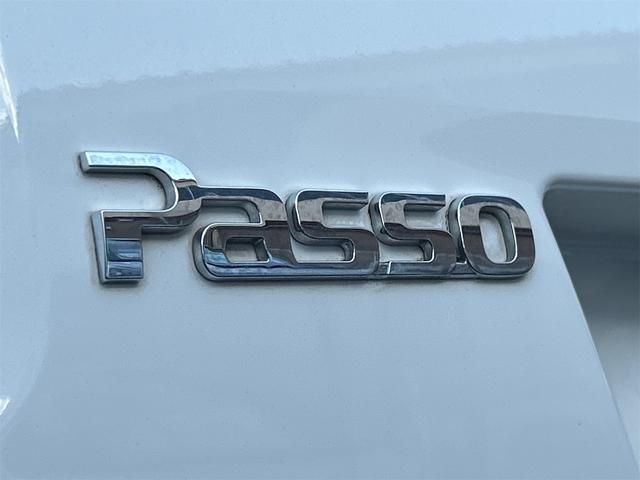 パッソ Ｘ　Ｌパッケージ　ドライブレコーダー　バックカメラ　ＴＶ　スマートキー　アイドリングストップ　電動格納ミラー　ＣＶＴ　盗難防止システム　衝突安全ボディ　ベンチシート　ＡＢＳ　ＥＳＣ　ＣＤ　ＤＶＤ再生（30枚目）