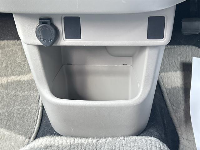 パッソ Ｘ　Ｌパッケージ　ドライブレコーダー　バックカメラ　ＴＶ　スマートキー　アイドリングストップ　電動格納ミラー　ＣＶＴ　盗難防止システム　衝突安全ボディ　ベンチシート　ＡＢＳ　ＥＳＣ　ＣＤ　ＤＶＤ再生（39枚目）