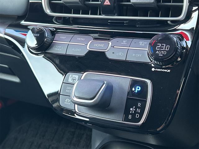 アクア Ｚ　全周囲カメラ　ナビ　オートクルーズコントロール　パークアシスト　衝突被害軽減システム　アルミホイール　オートライト　ＬＥＤヘッドランプ　スマートキー　電動格納ミラー　シートヒーター（6枚目）