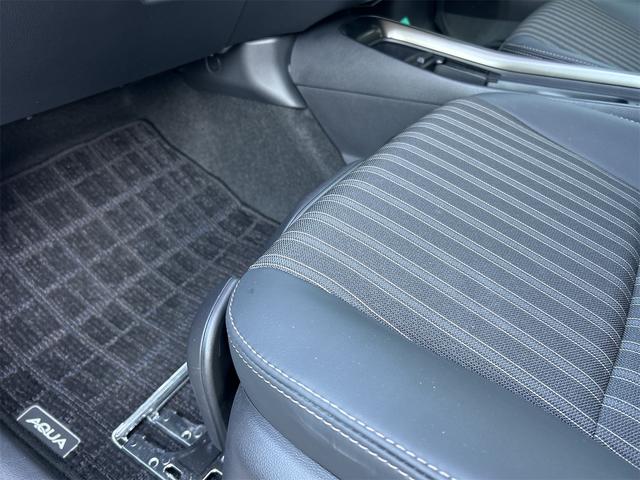 アクア Ｚ　全周囲カメラ　ナビ　オートクルーズコントロール　パークアシスト　衝突被害軽減システム　アルミホイール　オートライト　ＬＥＤヘッドランプ　スマートキー　電動格納ミラー　シートヒーター（45枚目）