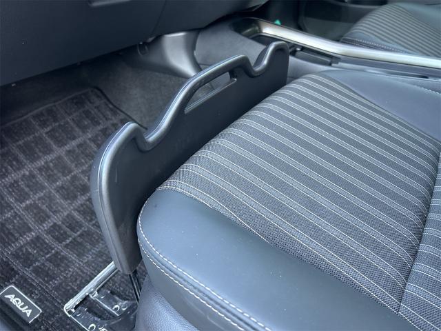 アクア Ｚ　全周囲カメラ　ナビ　オートクルーズコントロール　パークアシスト　衝突被害軽減システム　アルミホイール　オートライト　ＬＥＤヘッドランプ　スマートキー　電動格納ミラー　シートヒーター（46枚目）