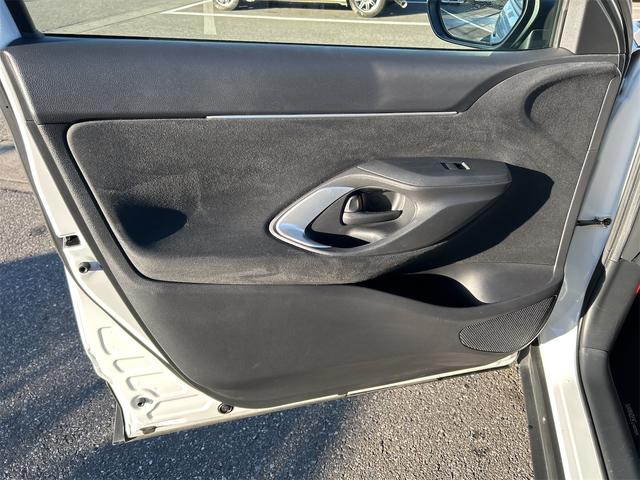 ヤリスクロス ハイブリッドＺ　ドライブレコーダー　ＥＴＣ　全周囲カメラ　オートクルーズコントロール　レーンアシスト　パワーシート　衝突被害軽減システム　ナビ　オートマチックハイビーム　オートライト　ＬＥＤヘッドランプ（40枚目）