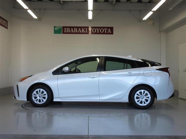 プリウス Ｓ　ＥＳＣ　スマートキ－　ＬＥＤヘッドライト　ＥＴＣ車載器　フルオートエアコン　クルーズコントロール　エアバッグ　テレビ　イモビ　パワーウインドウ　ＰＳ　デュアルエアバック　サイドエアバック　ＡＷ　ＡＢＳ（2枚目）