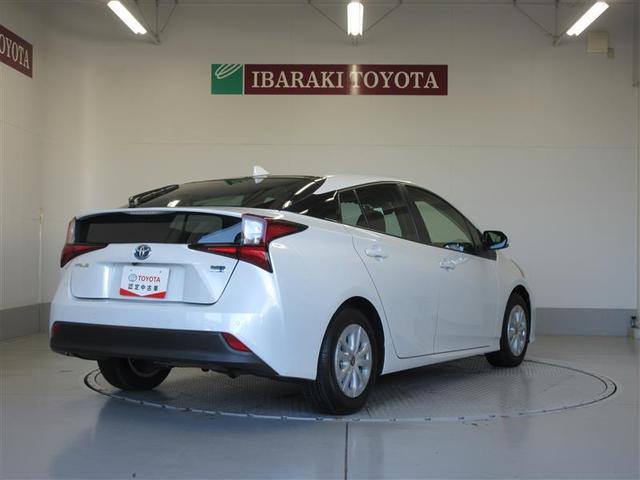 プリウス Ｓ　ＥＳＣ　スマートキ－　ＬＥＤヘッドライト　ＥＴＣ車載器　フルオートエアコン　クルーズコントロール　エアバッグ　テレビ　イモビ　パワーウインドウ　ＰＳ　デュアルエアバック　サイドエアバック　ＡＷ　ＡＢＳ（3枚目）