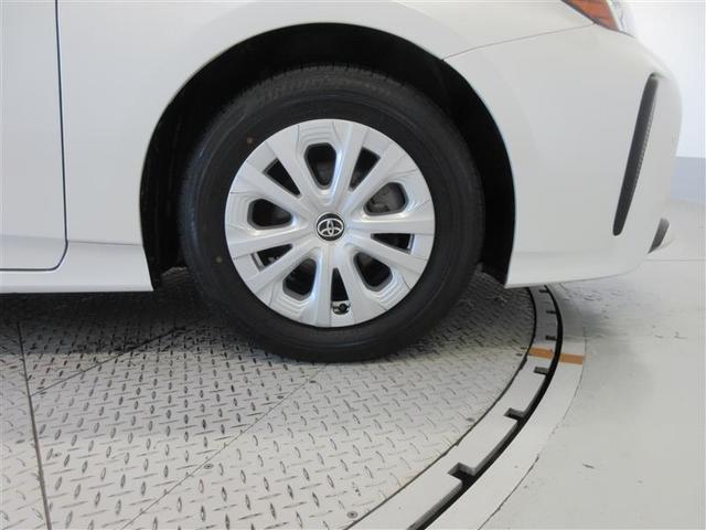 プリウス Ｓ　ＥＳＣ　スマートキ－　ＬＥＤヘッドライト　ＥＴＣ車載器　フルオートエアコン　クルーズコントロール　エアバッグ　テレビ　イモビ　パワーウインドウ　ＰＳ　デュアルエアバック　サイドエアバック　ＡＷ　ＡＢＳ（20枚目）