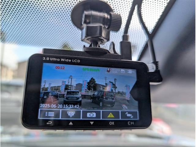 カローラクロス ハイブリッド　Ｚ　ＡＣ１００Ｖ電源　衝突軽減Ｂ　スマキ－　Ｂモニター　メモリナビ　ＬＥＤ　ＡＣ　運転席Ｐシート　メディアプレイヤー接続　キーレス　パワステ　アルミ　エアバッグ　ＡＢＳ　パワーウィンドウ　ドラレコ付き（14枚目）