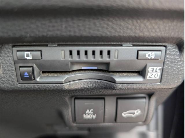 カローラクロス ハイブリッド Z AC100V電源 衝突軽減B スマキ- Bモニター メモリナビ LED AC 運転席Pシート メディアプレイヤー接続 キーレス パワステ アルミ エアバッグ ABS パワーウィンドウ ドラレコ付き(12枚目)