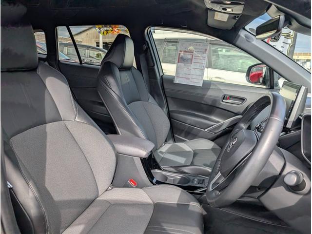 カローラクロス ハイブリッド Z AC100V電源 衝突軽減B スマキ- Bモニター メモリナビ LED AC 運転席Pシート メディアプレイヤー接続 キーレス パワステ アルミ エアバッグ ABS パワーウィンドウ ドラレコ付き(17枚目)