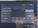カローラクロス ハイブリッド Z AC100V電源 衝突軽減B スマキ- Bモニター メモリナビ LED AC 運転席Pシート メディアプレイヤー接続 キーレス パワステ アルミ エアバッグ ABS パワーウィンドウ ドラレコ付き(5枚目)
