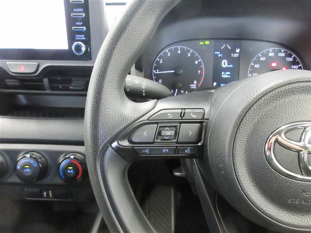 ヤリス Ｘ　サイドエアバック　エアコン　Ｗエアバッグ　パワーウインドウ　パワステ　運転席エアバッグ　ＡＢＳ（9枚目）